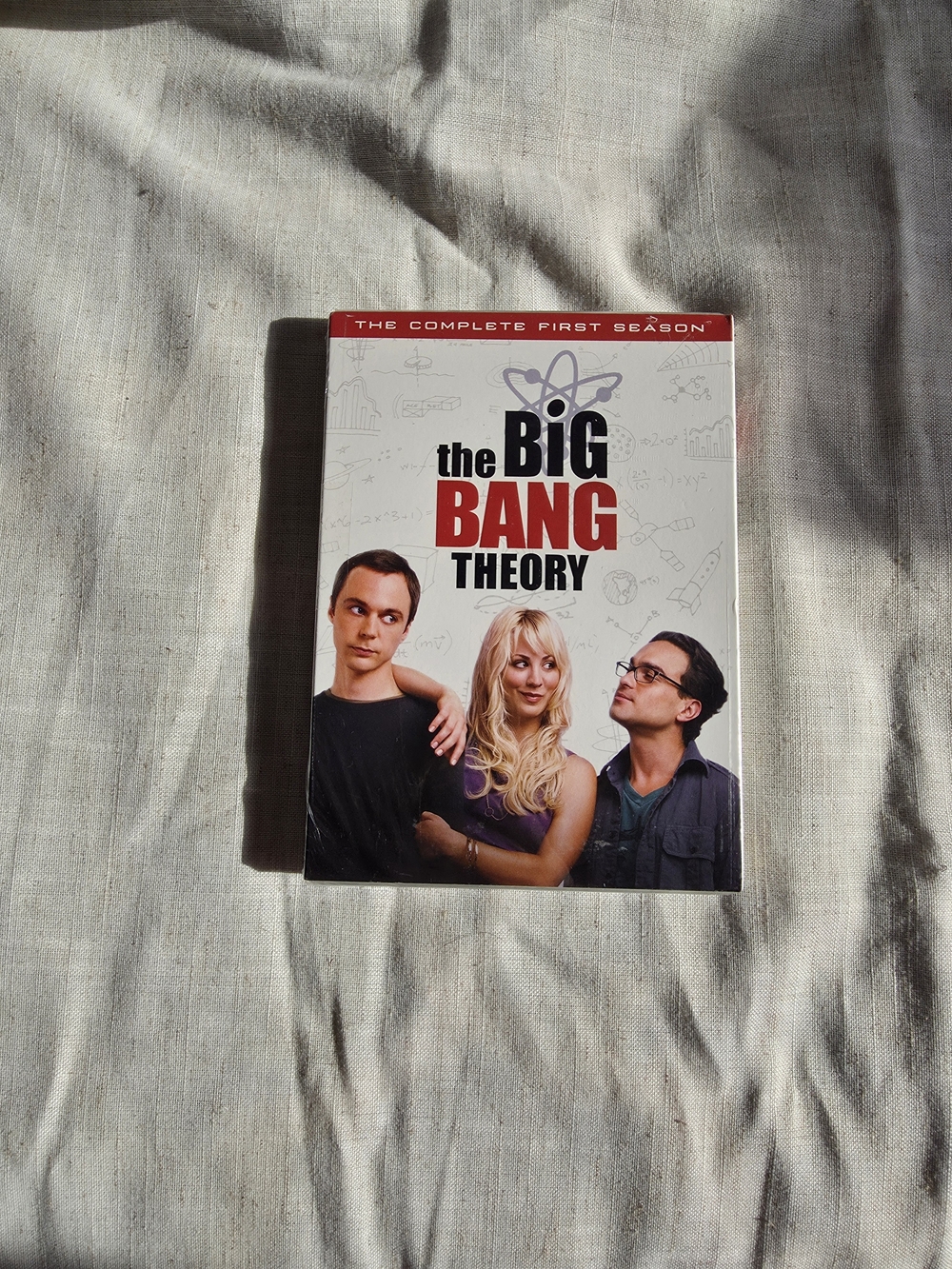 The Big Bang Theory - The Complete First Season DVD - White/Red